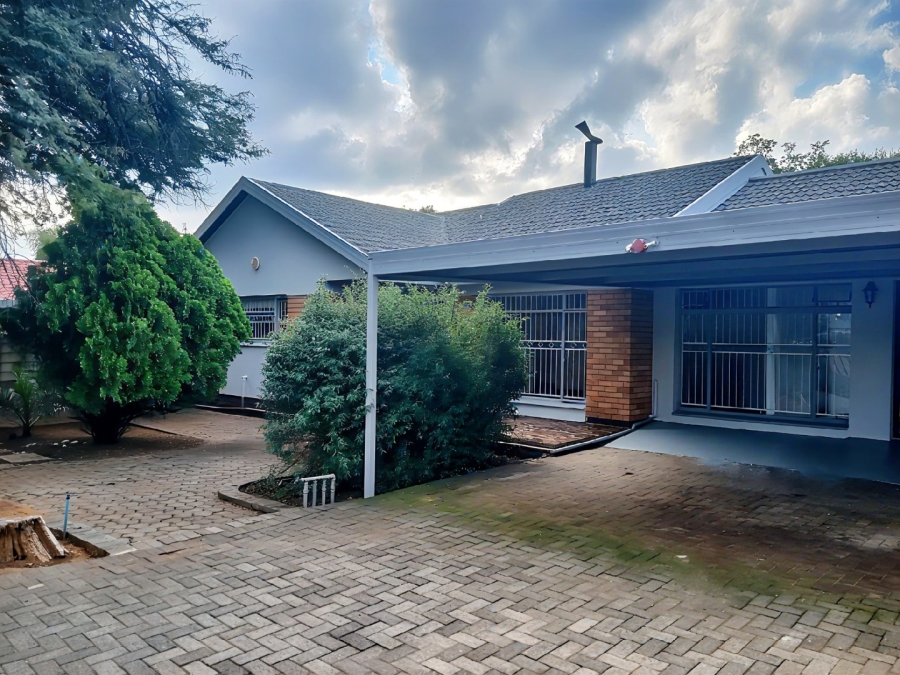 5 Bedroom Property for Sale in Universitas Ridge Free State